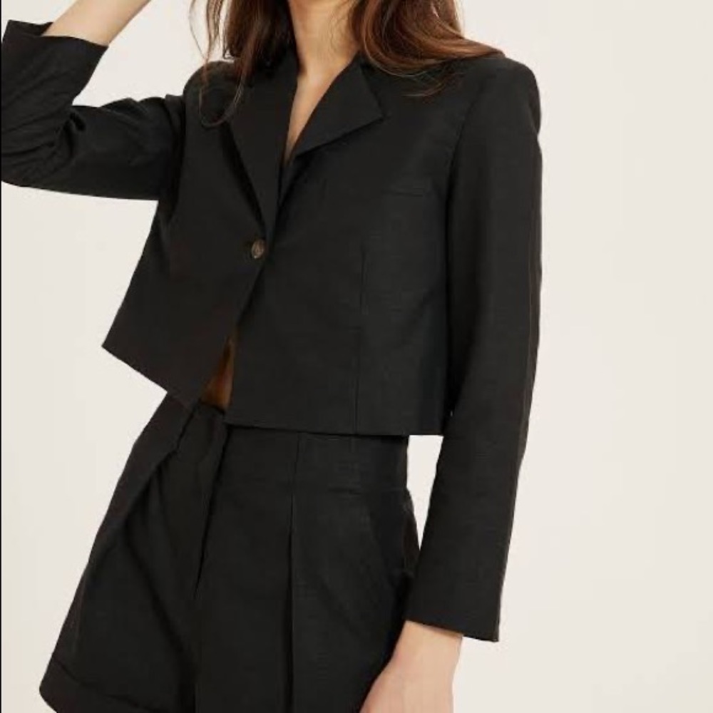 Cropped blazer